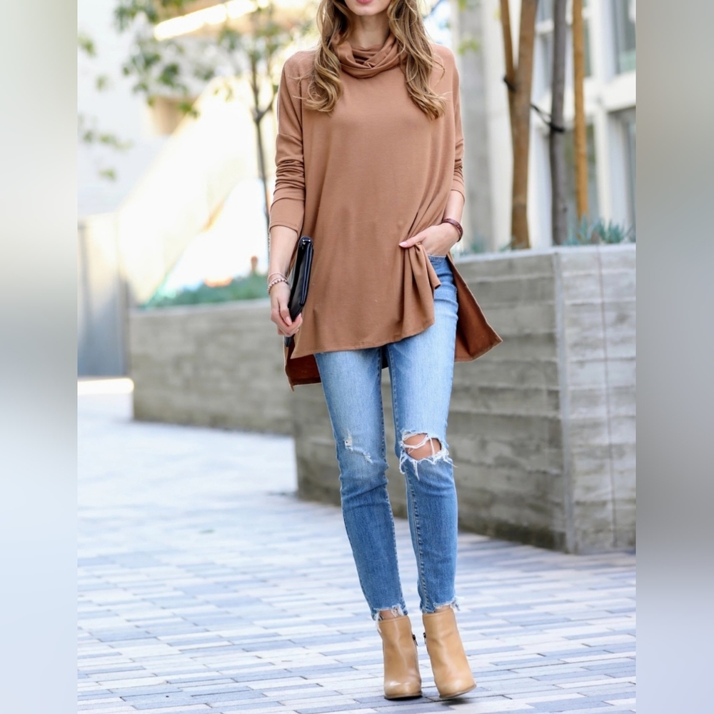 #192 🛑XL  Cowl Neck Long Sleeve Hi-Low Top